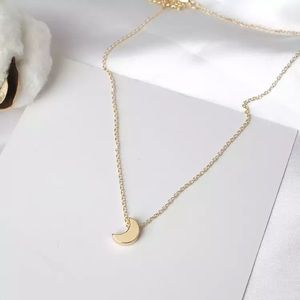 ✨2/$10✨ Gold Moon pendant necklace